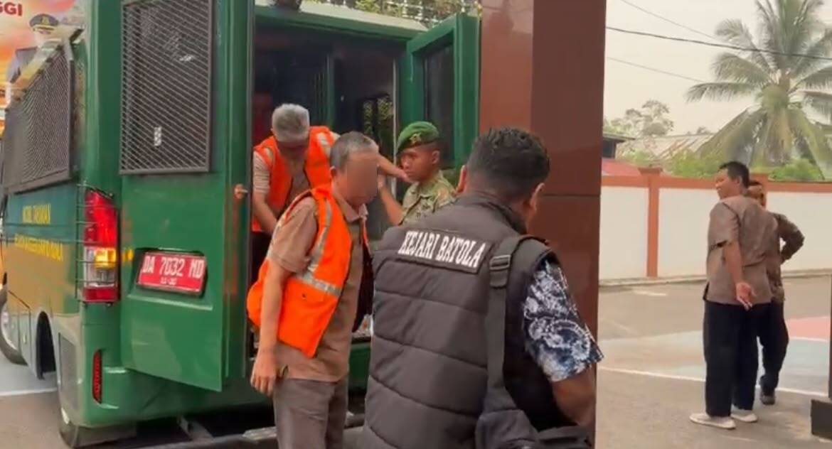 Empat Tersangka Dugaan Korupsi PDAM Barito Kuala Diserahkan ke Jaksa, Ditahan 20 Hari
